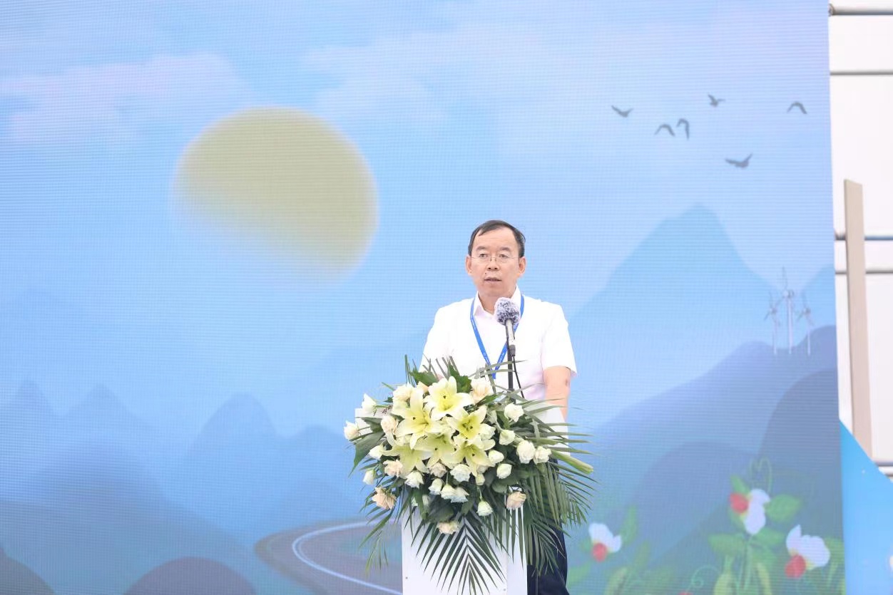 汾酒集团党委专职副通知、副董事长李振寰